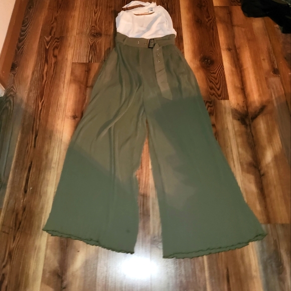 Forever 21 Pants - Forever 21 Backless Jumpsuit SizeS